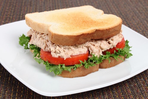 Provençal tuna sandwich