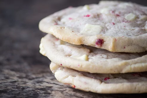Raspberry cream sandwich cookies