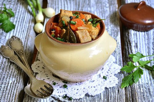 Slow cooker chicken stew with ginger