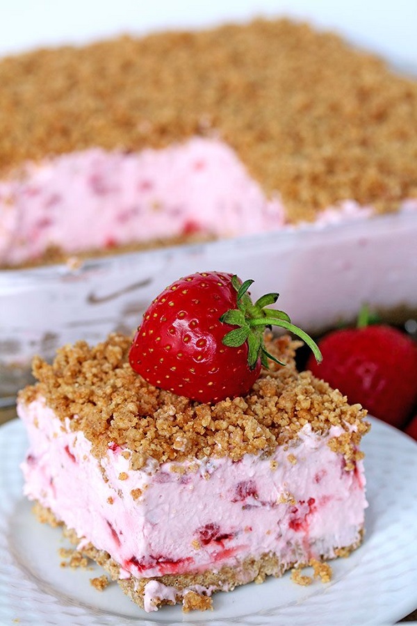 Easy Frozen Strawberry Dessert