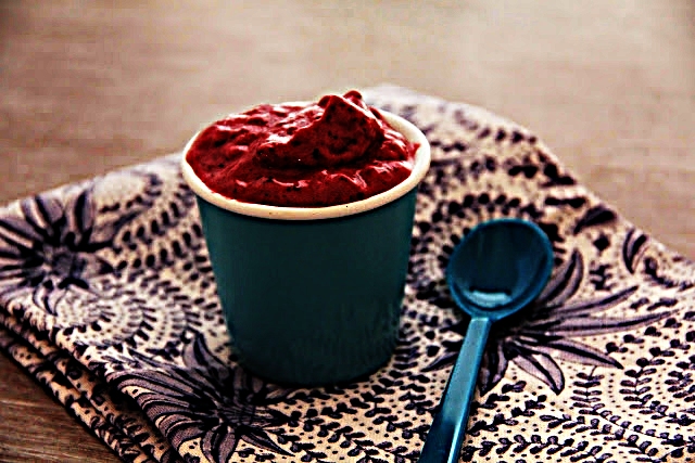 Stupid-Easy Recipe for Minute Ice Cream with Red Fruits Without Ice Cream Maker (#1 Top-Rated)