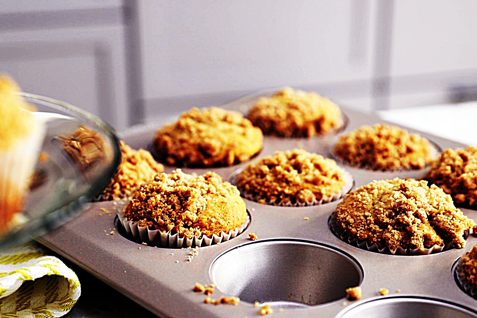 Stupid-Easy Recipe for Coffee Cake Muffins (#1 Top-Rated)
