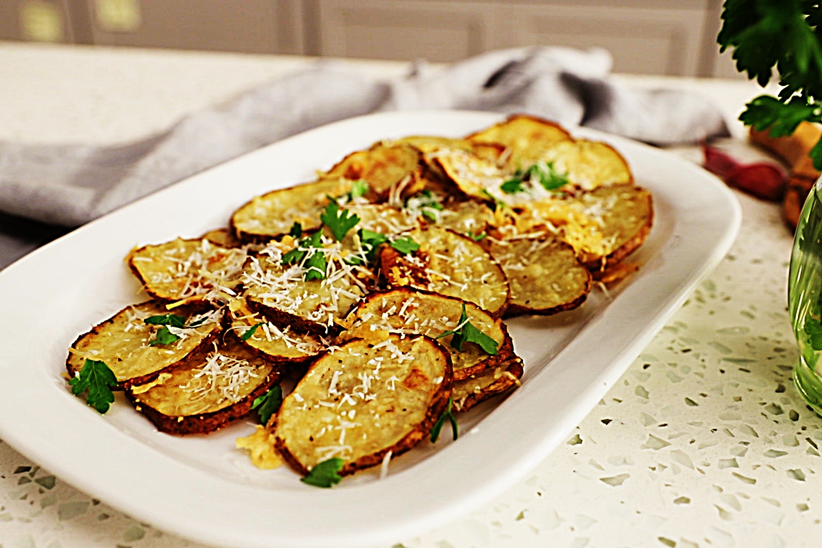 Stupid-Easy Recipe for Crispy Garlic Parmesan Potatoes (#1 Top-Rated)