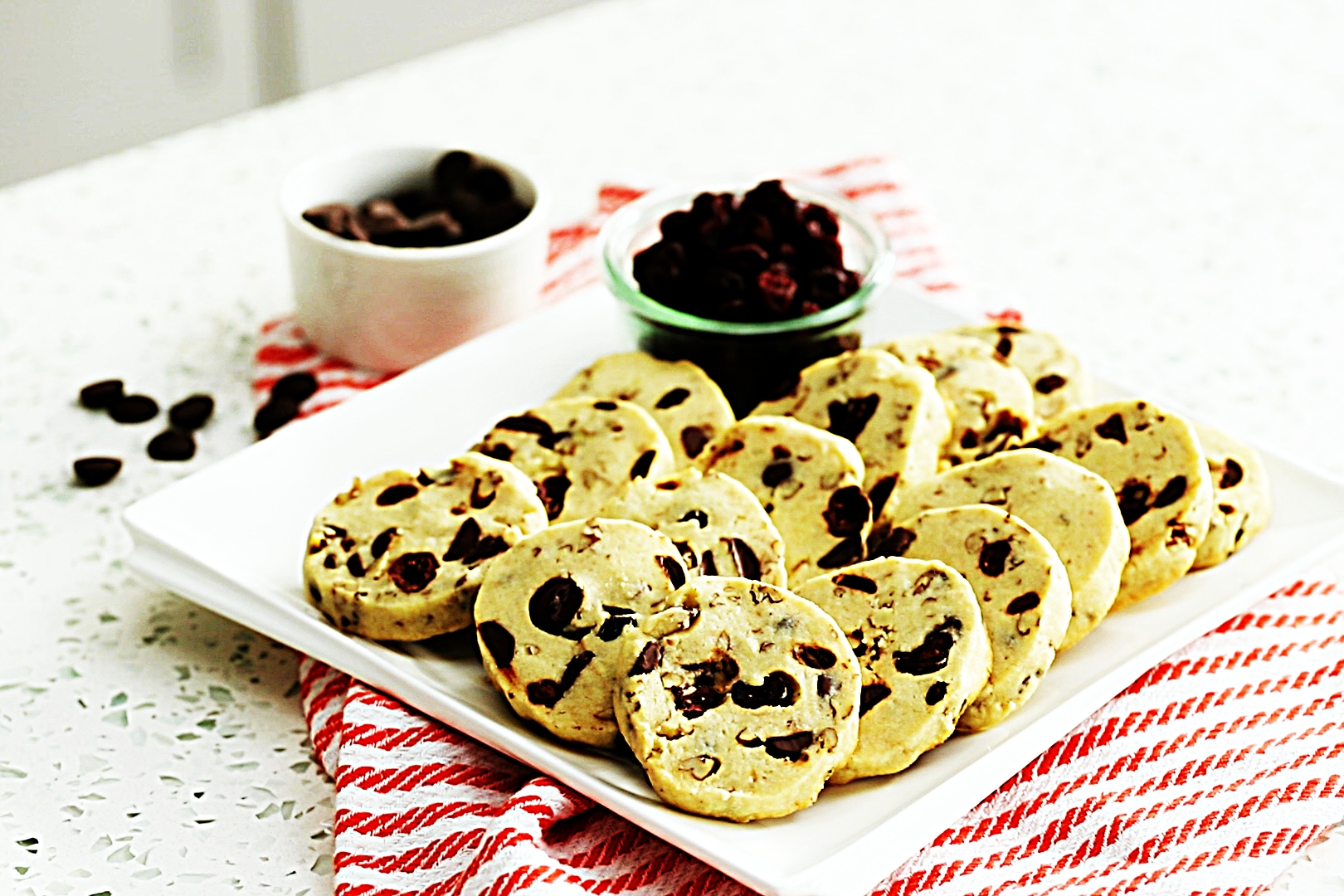 Stupid-Easy Recipe for Dark Chocolate Cranberry Cookies (#1 Top-Rated)
