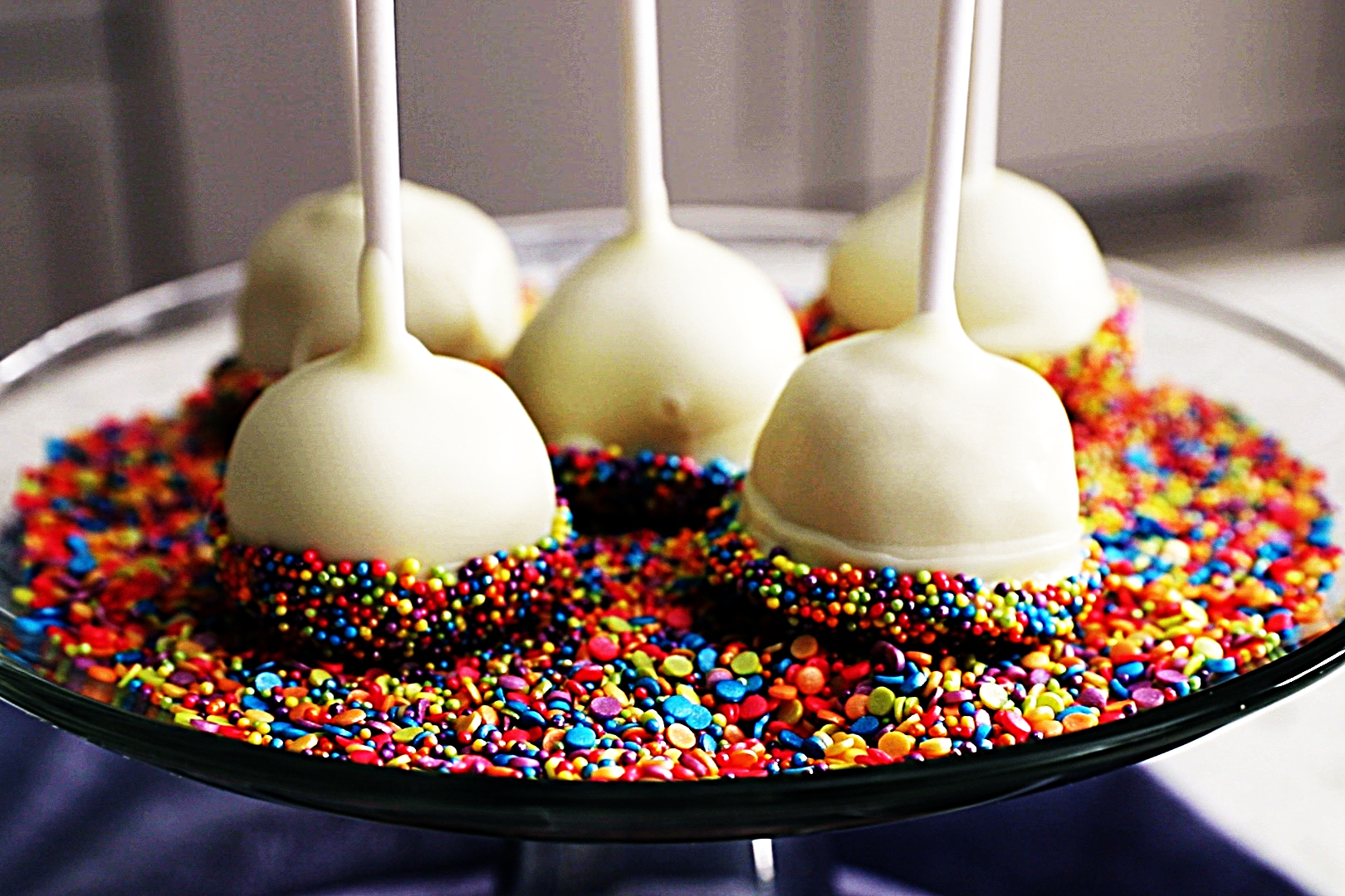 Stupid-Easy Recipe for Easy Yellow Cake Pops (#1 Top-Rated)