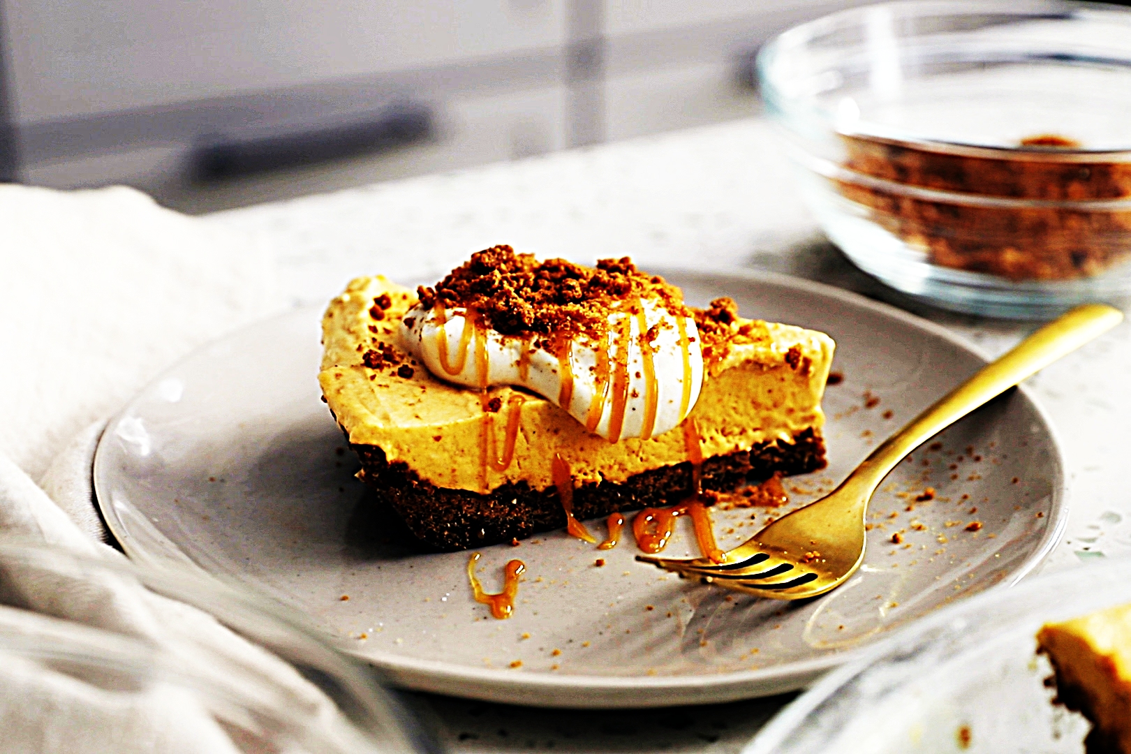 Stupid-Easy Recipe for Frozen Gingersnap Pumpkin Pie (#1 Top-Rated)