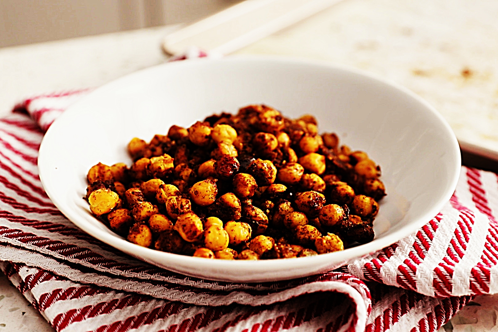 Stupid-Easy Recipe for Pumpkin Spice Roasted Chickpeas (#1 Top-Rated)