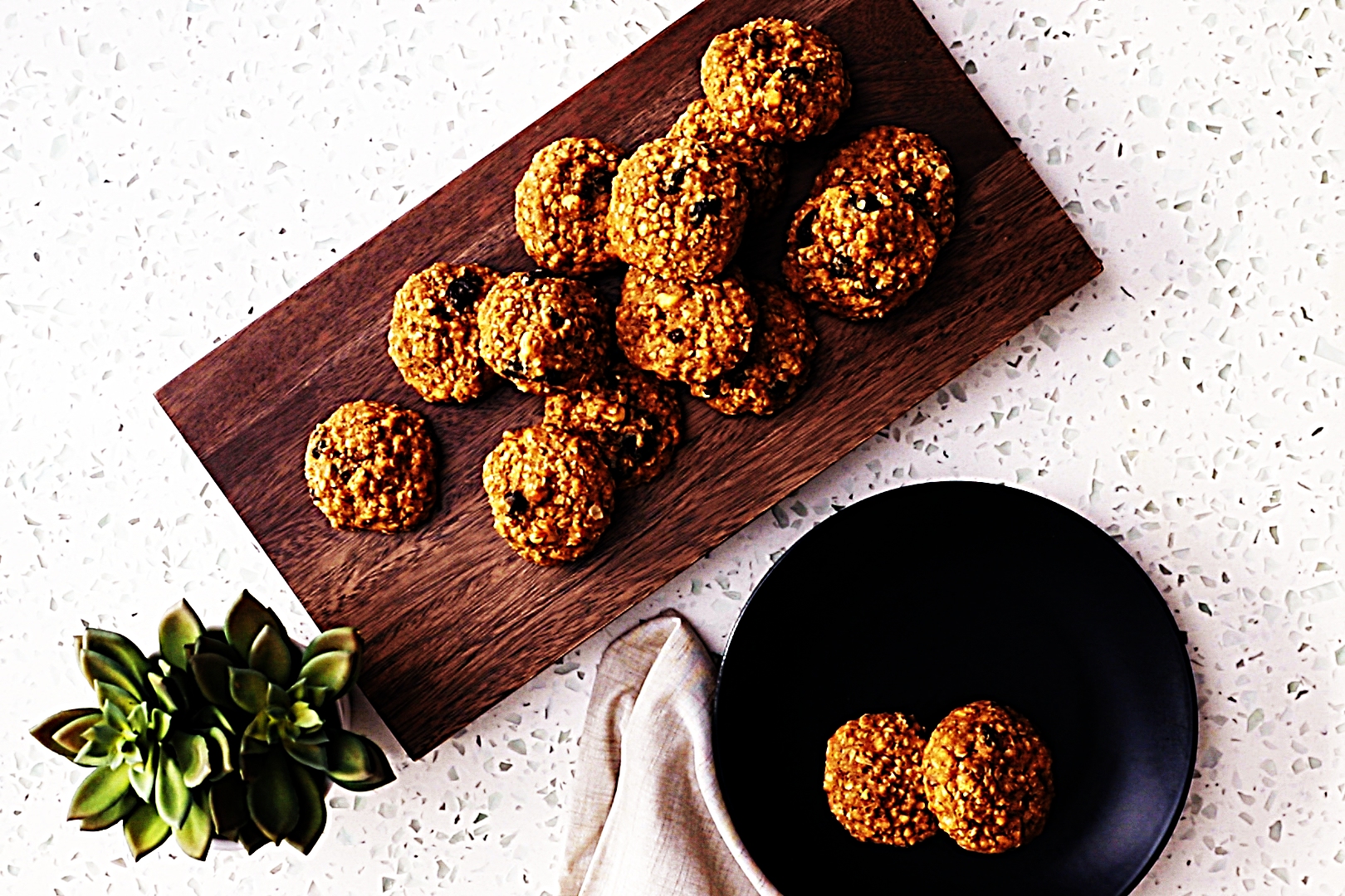 Stupid-Easy Recipe for Vegan Oatmeal Raisin Cookies (#1 Top-Rated)