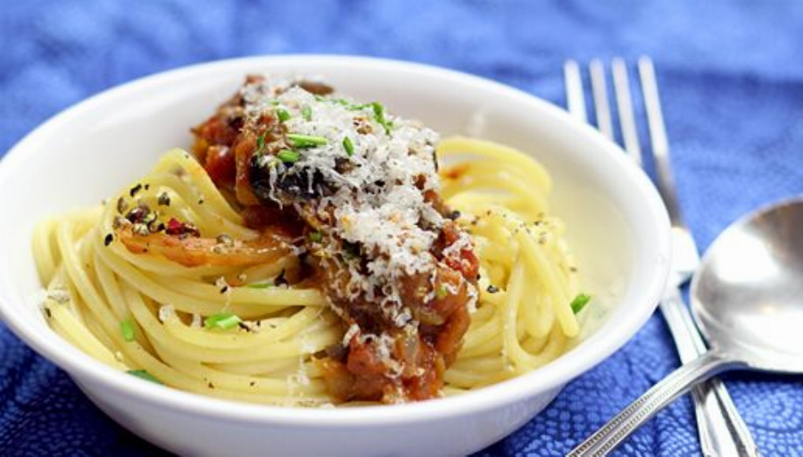 Recipe For Spaghetti in Spicy Tomato Sauce
