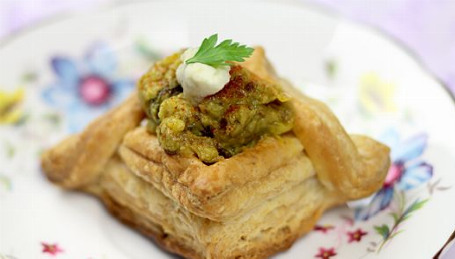 Indian Style Eggplant Appetizers (Baigan Bharta Puff Pastry Recipe)