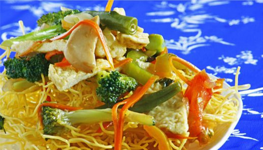 Recipe For Crispy Egg Noodles with Mixed Vegetables (Mi Xao Don)