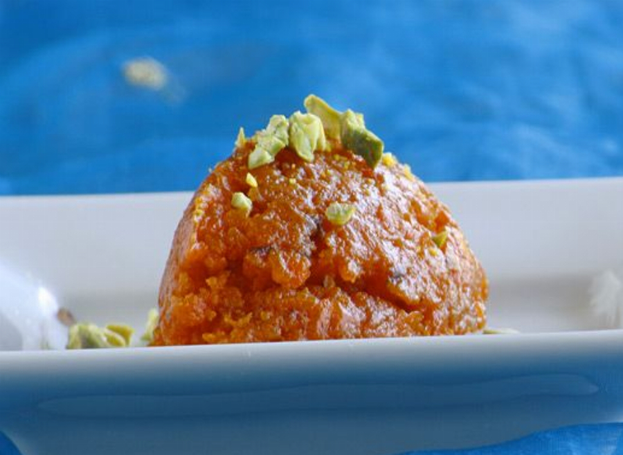Recipe For Gajar Halva (Indian Carrot Halwa Dessert)