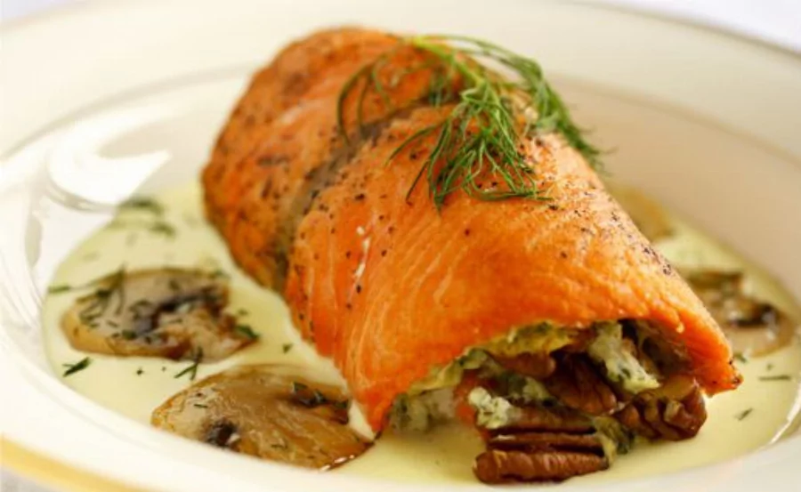 Recipe For Spinach and Pecan Stuffed Salmon Fillet with Hollandaise Sauce