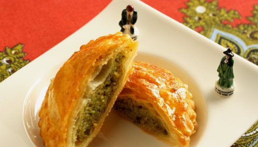Recipe For Galette Des Rois a la Pistache (Pistachio Kings Cake)