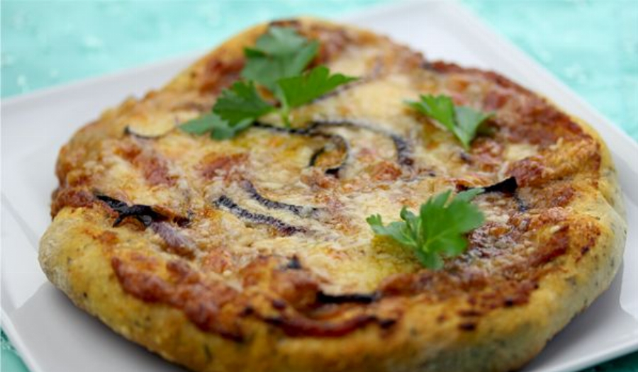 Indian Pizza Recipe: Tomato Chutney Pizza