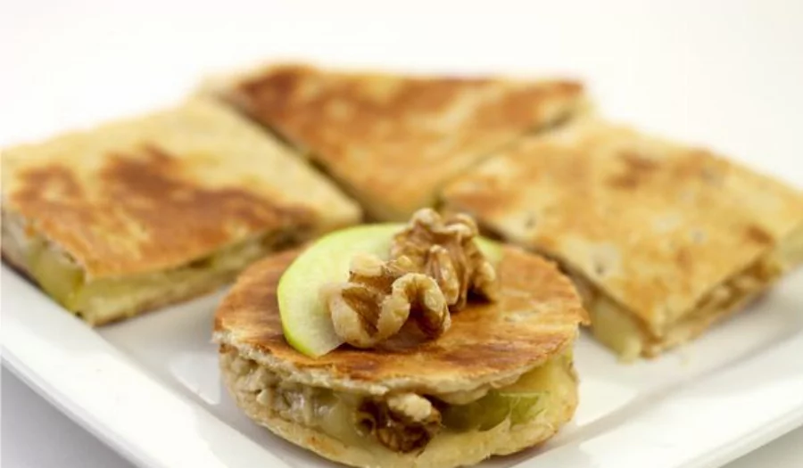 Vegetarian Quesadilla Recipe (Apple Brie Cheese Sandwich)