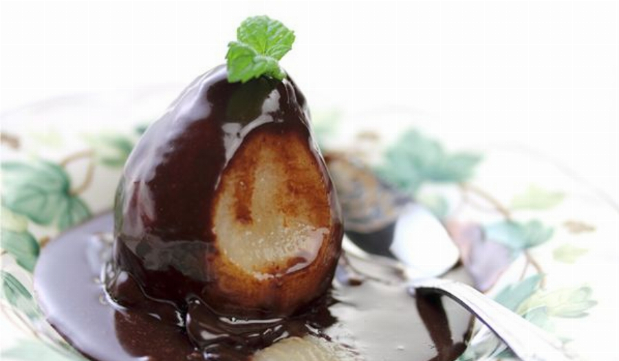 Recipe For Poached Pears in Chocolate Sauce