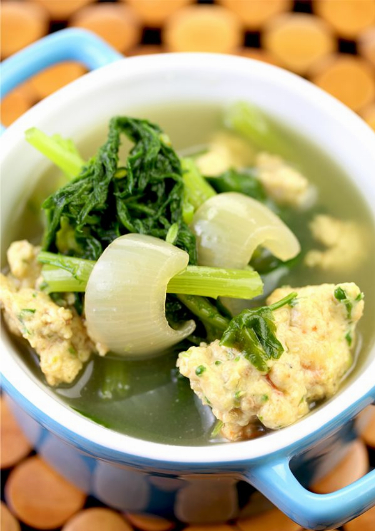 Canh Tan O Recipe (Vietnamese Chrysanthemum and Shrimp Soup)