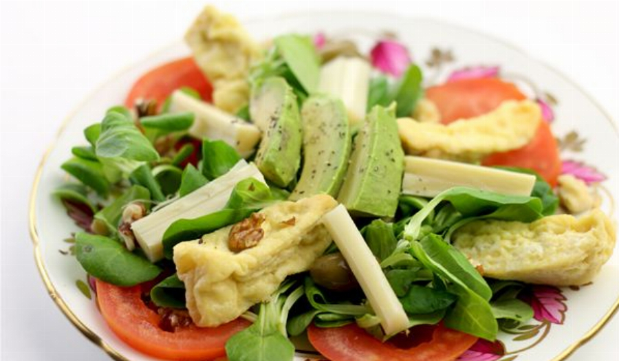Avocado Tomato Salad (Light Salad Recipe)
