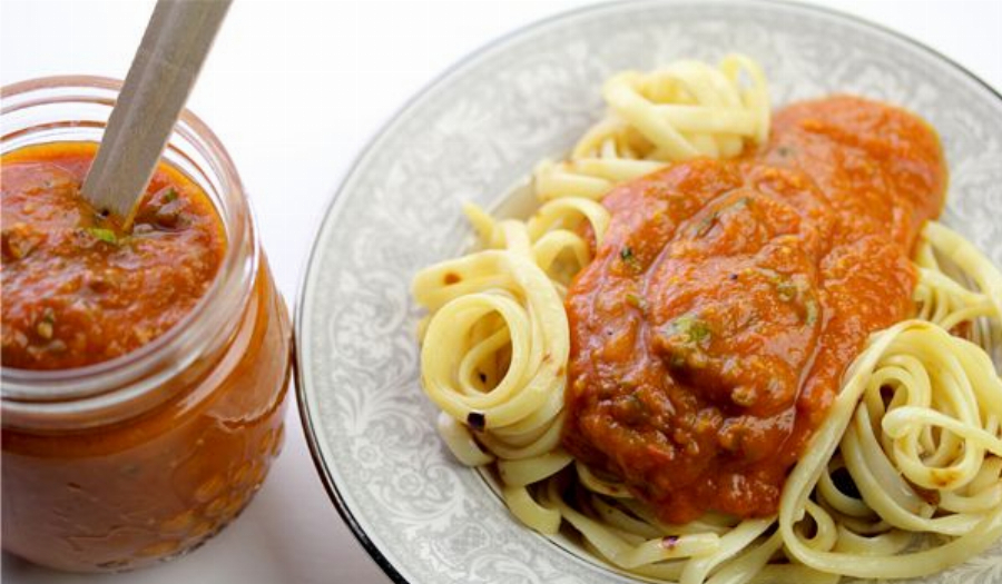 Garlic and Basil Tomato Sauce Recipe