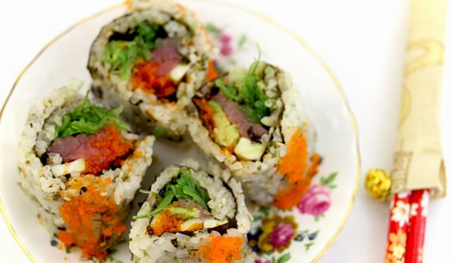 Spicy Tuna Maki Sushi Roll Recipe