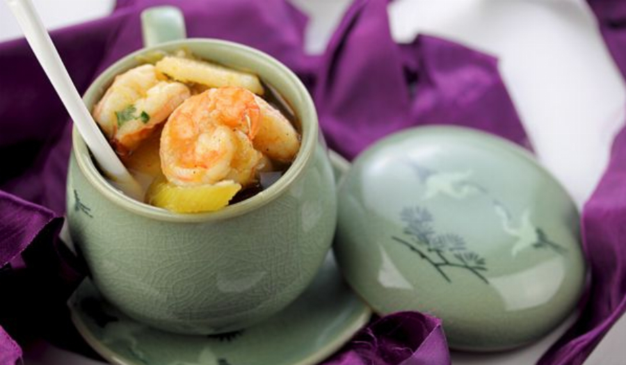 Canh Chua Tom Recipe (Vietnamese Shrimp Soup)