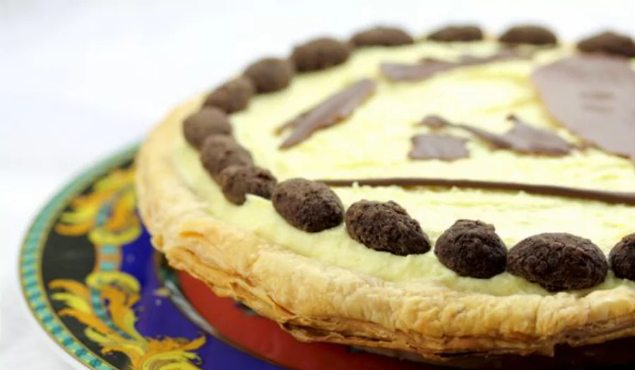 Almond Chocolate Cookie Cake Pie Recipe