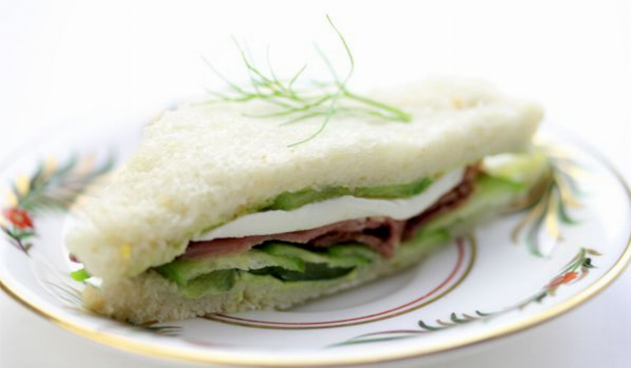 Recipe For Bresaola and Cucumber Finger Sandwiches