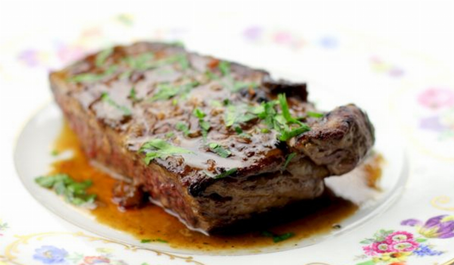 Recipe For New York Steak with Maple and Riesling Wine