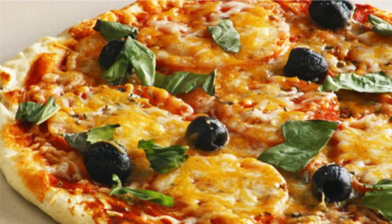 Recipe For Easy Olive and Cheese Pizza | Food