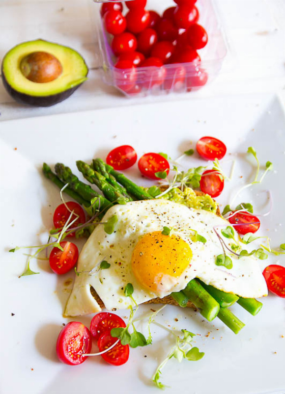Recipe For Healthy Egg and Avocado Sandwich with Asparagus