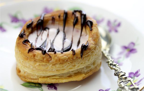 Recipe For Vol au Vent Filled with Cherry Ice Cream
