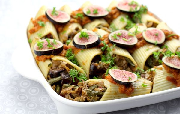 Recipe For Asparagus Stuffed Pasta with Fig Hazelnut Sauce