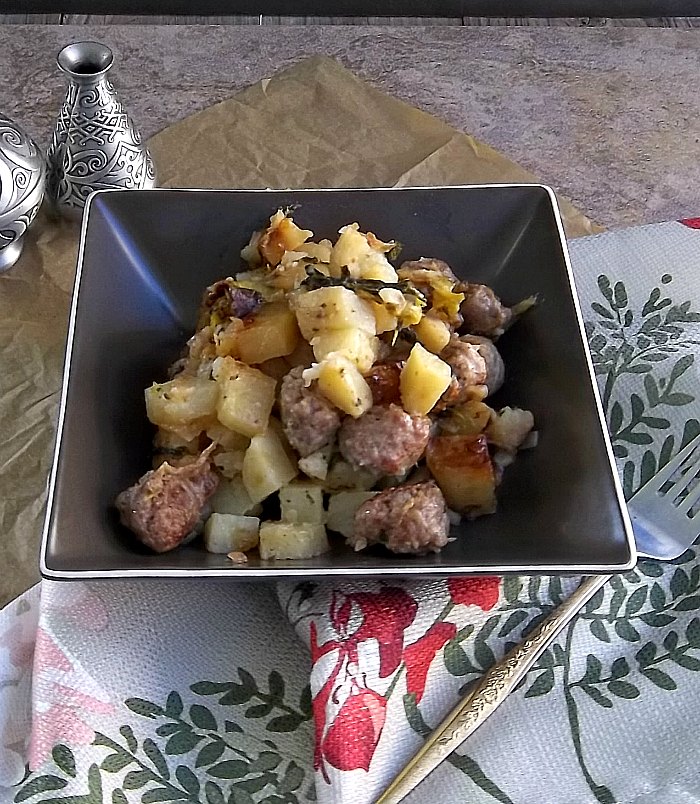 Recipe For Potato and Bratwurst Skillet