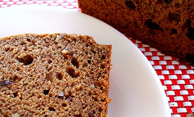 The Best Old Fashioned Applesauce Cake (healthy version)