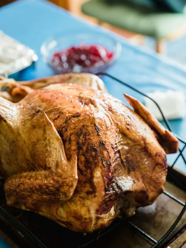 How To Cook A Juicy Turkey For Guests Food